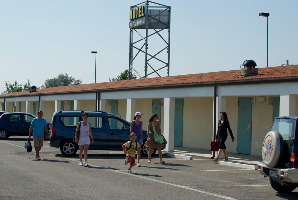 Autohotel Равенна Екстер'єр фото
